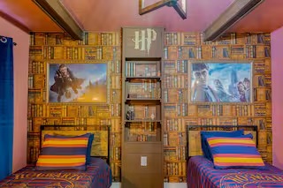 Themed twin bedroom for children